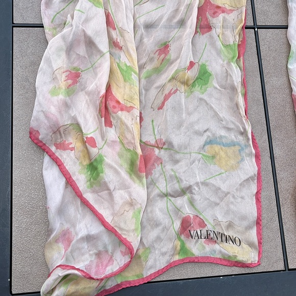 Valentino ladies sheer silk long pink floral scarf-VINTAGE - Picture 4 of 6